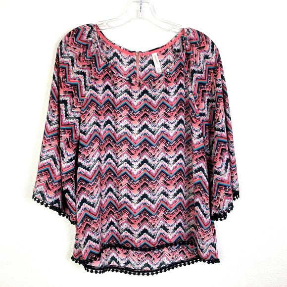 Xhilaration Women's Top Size S Geometric Aztec Black Trim 3/4 Bell Sleeve Hippie - Picture 1 of 6
